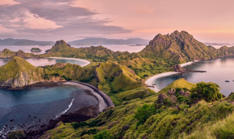 4 Objek Wisata Populer Indonesia yang Telah Mendunia 5 Lampiran Gambar