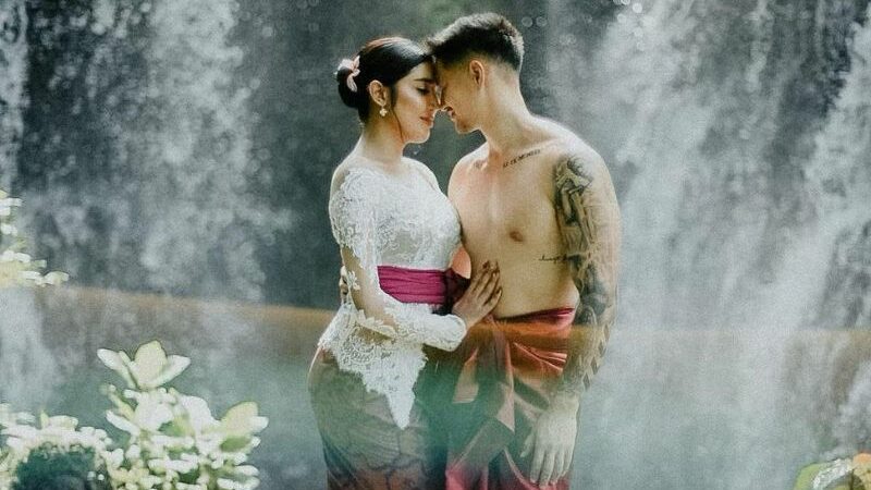 Cekricek.id, Berita Artis dan Berita Seleb - Belakangan ini sosok Millen Cyrus semakin berani pamer kemesraan dengan kekasih blasterannya