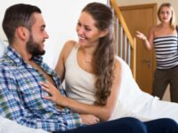 Cekricek.id, Portal Islam - Setiap manusia tidak pernah luput dari dosa. Misalnya saja termasuk dengan berzina, bagaimana hukum menikahinya