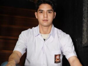 Al Ghazali mengatakan sempat hidupnya berantakan karena ayah dan ibunya yang mendadak bercerai karena adanya orang ketiga.