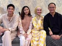 Suami Iis Dahlia hebohkan jagat maya karena mencium bibir anak Iis Dahlia yang merupakan anak tirinya hingga hebohkan jagat maya di medsos.