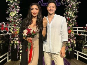 Artis transgender Milen Cyrus baru saja dilamar oleh kekasih prianya dengan momen nuansa yang romantis langsung dibanjiri komentar warganet.