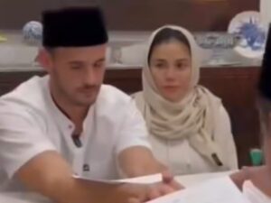 Nikita Mirzani hebohkan jagat maya dengan pengakuannya yang sudah menikah sejak awal tahun 2023 namun malah bagikan kabar perceraian.
