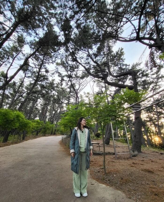 Cekricek.id, berita seleb dan berita artis - Ayu Ting Ting Boyong Keluarga Libur Lebaran ke Luar Negeri, Ini Alasan Memilih Korea Selatan