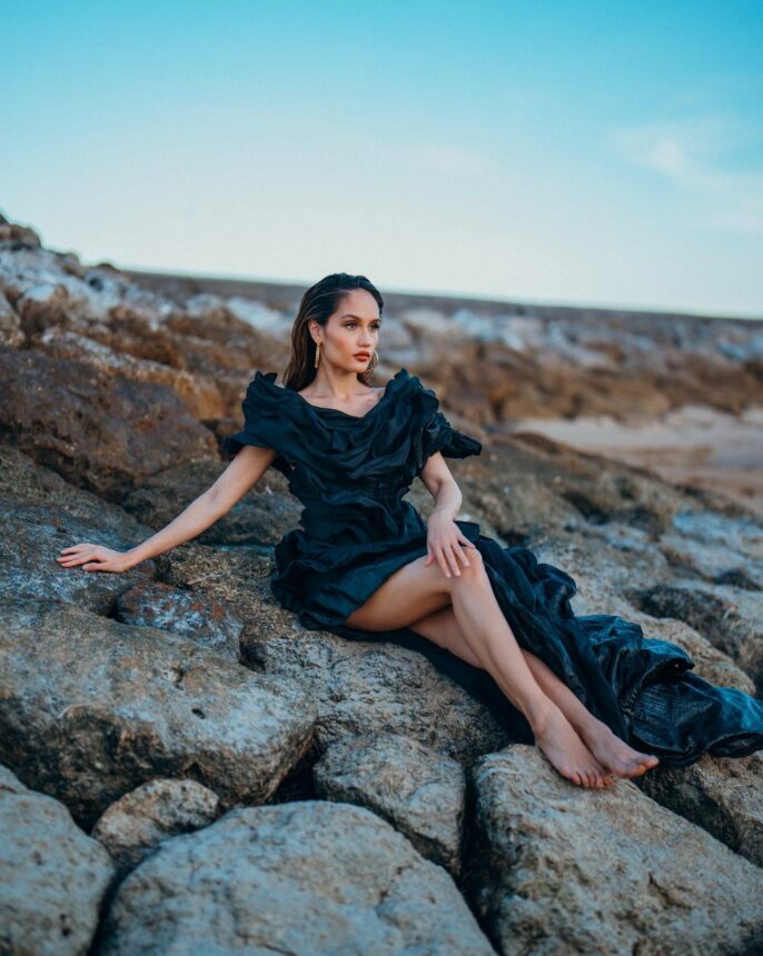 Cekricek.id, berita seleb dan berita artis - Cosplay Jadi Penyihir Laut, Cinta Laura Bukannya Bikin Takut Tapi Malah Bikin Terpesona