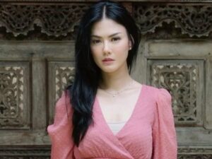 Cekricek.id, Berita Seleb dan Berita Artis – Nita Gunawan memberikan jawaban tegas saat ditanya soal hubungan asmara beda agama. Berbeda dengan kebanyakan artis yang akhir-akhir ini ramai memiliki pasangan kekasih berbeda keyakinan, selebgram berparas Cindo yang satu ini ternyata menolak tegas hal tersebut.