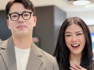 Cekricek.id, Berita Seleb dan Berita Artis – Nita Gunawan bau-baru ini memamerkan potret dirinya dengan seorang pria yang disebut Oppa Korea lewat akun media sosial pribadinya. Hal itu lantas membuat para pengikutnya tak percaya dan menganggap idolanya berhalusinasi.