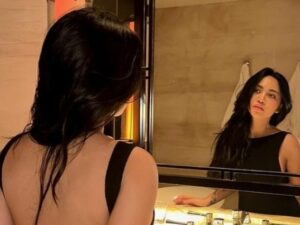 Cekricek.id, Berita Seleb dan Berita Artis – Rachel Vennya diejek oleh netizen setelah memamerkan bentuk punggunggnya lewat sebuah unggahan terbaru di media sosial. Dalam fotonya, selebgram cantik itu tampak mengenakan dress hitam dengan bagian belakang yang terbuka.