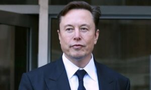 Cekricek.id, Berita Seleb dan Berita Artis - Elon Musk telah mengutarakan alasannya menghindari tinggal di rumah mewah dan memilih rumah sederhana dengan tiga kamar tidur. Bos Tesla dan Space-X itu menyewa properti senilai £40.000 atau Rp648 juta tersebut tanpa berpikir untuk mengalokasikan dana lebih demi rumah huniannya.