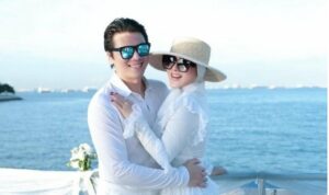 Cekricek.id, Berita Seleb dan Berita Artis – Reino Barack, suami Syahrini, mengungkapkan rasa kegelisahannya semenjak dirinya menikah. Menurutnya, hal itu bersumber dari komentar-komentar negatif dari netizen yang beradu argumen pada sosial medianya.