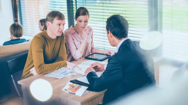 Cekricek.id, Asuransi - Ada begitu banyak modus agen asuransi nakal yang terjadi di masyarakat. Tentunya harus membuat kita begitu hati-hati