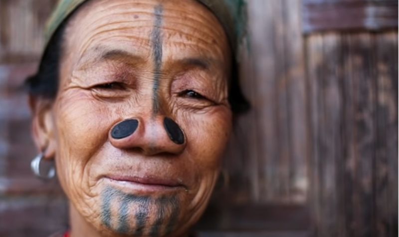 Cekricek.id, Kecantikan - Di berbagai wilayah terkadang memang ada standar kecantikan namun dianggap aneh lantaran tidak lazim. 