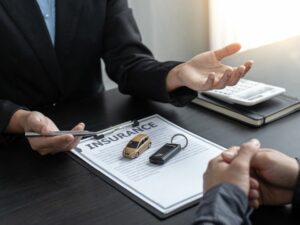 Cekricek.id, Asuransi - Perlukah kendaraan misalnya mobil di asuransi hal ini mungkin masih belum banyak diketahui oleh sejumlah orang