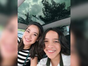 Cekricek.id, Berita Artis dan Berita Seleb - Penyanyi Bunga Citra Lestari mengunggah potret saat menjemput anak sekolah.