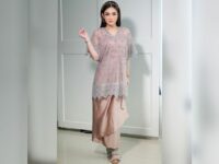 Cekricek.id, Berita Artis dan Berita Seleb - Sosok Celine Evangelista dianggap jadi mode untuk inspirasi lebaran kali ini, dengan baju kaftan