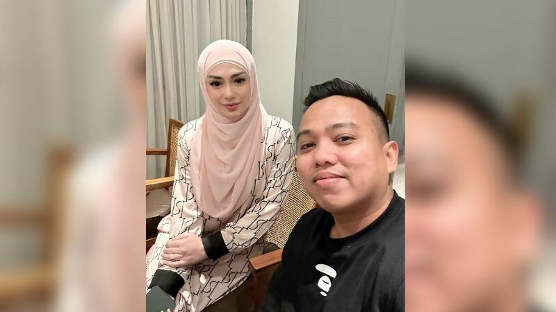 Cekricek.id, Berita Artis dan Berita Seleb - Penampilan baru Celine Evangelista terlihat menambah kadar kecantikannya, saat berhijab