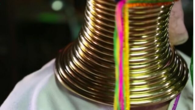 Cekricek.id, Kecantikan - Di berbagai wilayah terkadang memang ada standar kecantikan namun dianggap aneh lantaran tidak lazim.