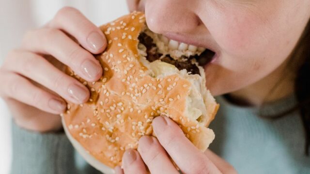 cek.id, Portal Islam - Ustadz Adi Hidayat  telah menuturkan bagaimana hukum mengenai puasa tanpa sahur, ternyata tidaklah wajib