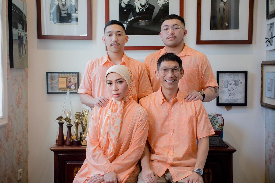 Cekricek.id, Berita Artis dan Berita Seleb - Demi hidup sehat dan tampil cantik, banyak upaya dan pengorbanan yang dilakukan Melly Goeslaw. 