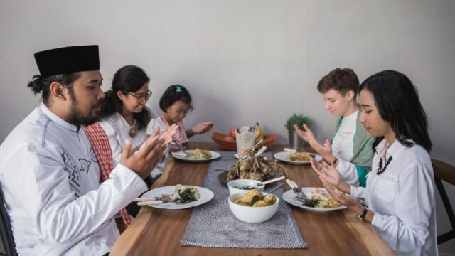 Cekricek.id, Portal Islam -  Setelah usai bulan Ramadan ada sebuah amalan lain yang bisa dilakukan yaitu puasa Syawal