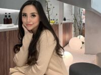 Cekricek.id, Berita Artis dan Berita Seleb - Artis cantik Salmafina Sunan menyebut jika dirinya lebih memilih seorang duda, begini katanya
