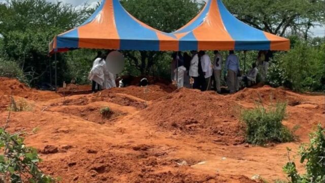 Cekricek.id, Berita Viral - Belum lama ini warganet dihebohkan dengan adanya sekte kelaparan di Kenya. Terutama alasan sangatlah miris