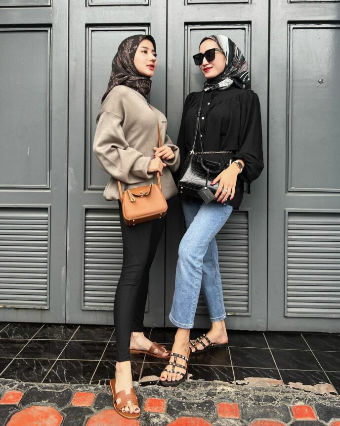 Selain Menggoda, Tampilan Tertutup Ghea Youbi Gak Kalah Oke 6 Cekricek.id, Berita Artis dan Berita Seleb - Belum lama ini penyanyi cantik Ghea Youbi mengunggah potretnya dengan tampilan lebih tertutup
