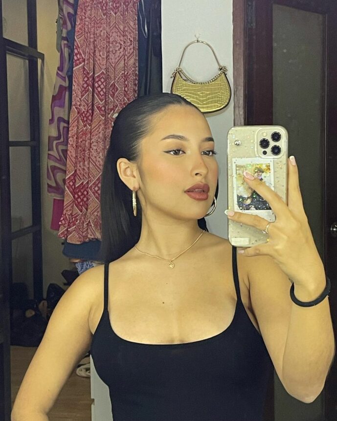 Cekricek.id, Berita Artis dan Berita Seleb - Hari Raya Idul Fitri baru saja usai Beberapa hari lalu, tapi penampilan Jennifer Coppen jadi semakin hot