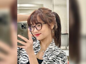Cekricek.id, Berita Artis dan Berita Seleb - Selebgram cantik Fuji merasa tidak terima disebut janda pirang karena bentuk cat rambutnya.