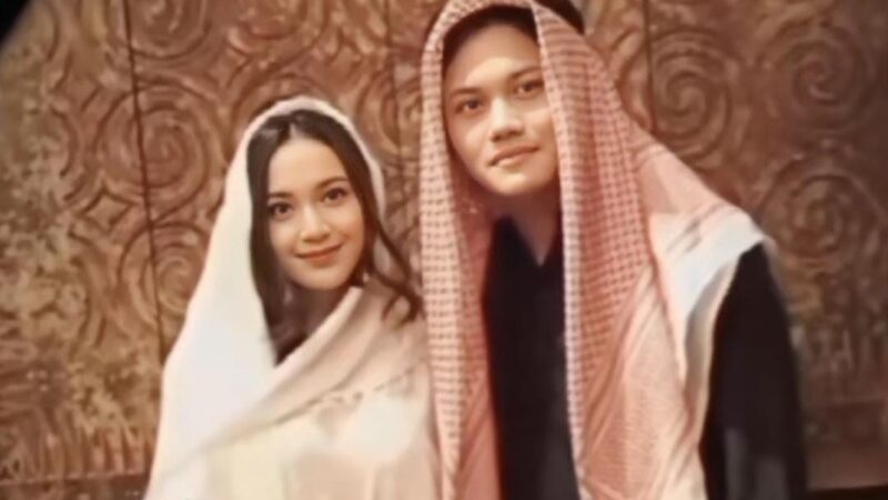 Mahalini dikabarkan sudah mualaf sebelum dilamar oleh Rizky Febian, beredar foto Mahalini yang memakai penutup kepala bersama Rizky Febian.