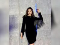 Cekricek.id, Berita Artis dan Berita Seleb - Pesinetron cantik Natasha Wilona berupaya untuk menunjukkan pesona yang begitu elegan