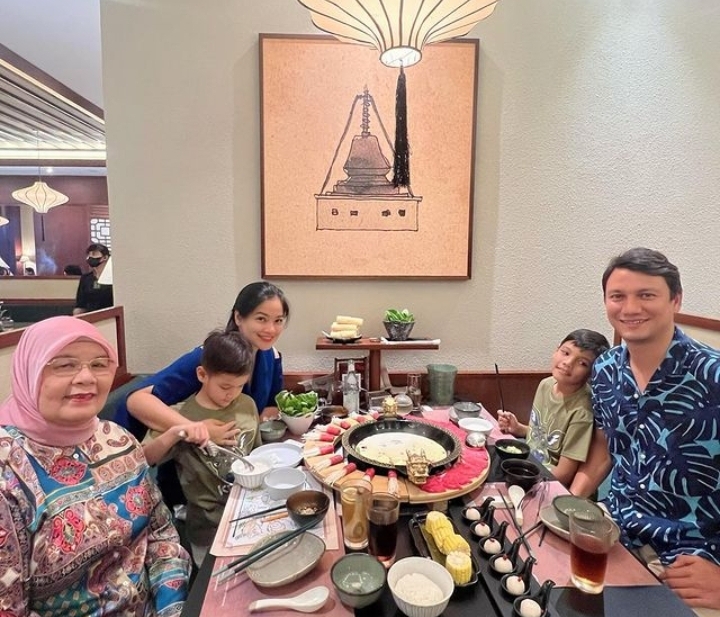 Bantah Isu Selingkuh, Titi Kamal Unggah Foto Lawas dengan Christian Sugiono 4 Cekricek.id, berita seleb dan berita artis - Bantah Isu Selingkuh, Titi Kamal Unggah Foto Lawas dengan Christian Sugiono