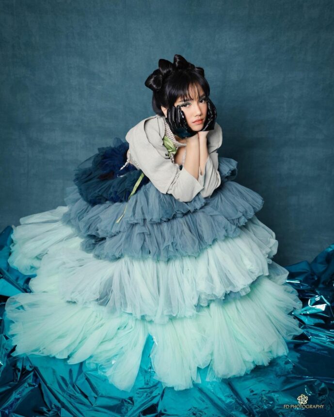 Cekricek.id, berita seleb dan berita arti - Pemotretan Terbaru Fuji, Netizen Kagum dengan Ekspresi Wajahnya