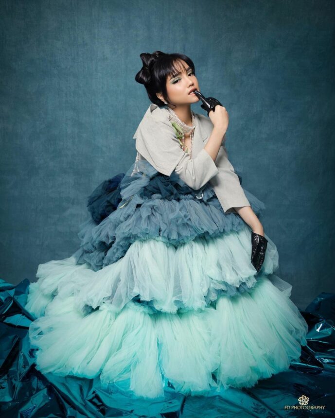 Cekricek.id, berita seleb dan berita arti - Pemotretan Terbaru Fuji, Netizen Kagum dengan Ekspresi Wajahnya