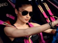 Cekricek.id, Berita Seleb dan Berita Artis – Selera fashion Cinta Laura memang tak pernah gagal membuat orang-orang tertegun. Terutama para penggemar yang sering dibuat ketar-ketir dengan dandanan badasnya yang memukau. Kali ini, aktris cantik tersebut kembali muncul dengan gaya tomboi yang tak kalah banyak menyita perhatian.