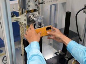 Cekricek.id – OPPO, sebagai salah satu merk handphone ternama di dunia termasuk di Indonesia dikabarkan mengalami kebangkrutan. Ternyata hal itu bukan sekedar rumor belaka, karena perusahaan tersebutlah yang mengumumkan hal demikian. Namun, jangan khawatir karena yang ditutup dan diumumkan bangkrut tersebut bukan produk handphone, melainkan yang lain.