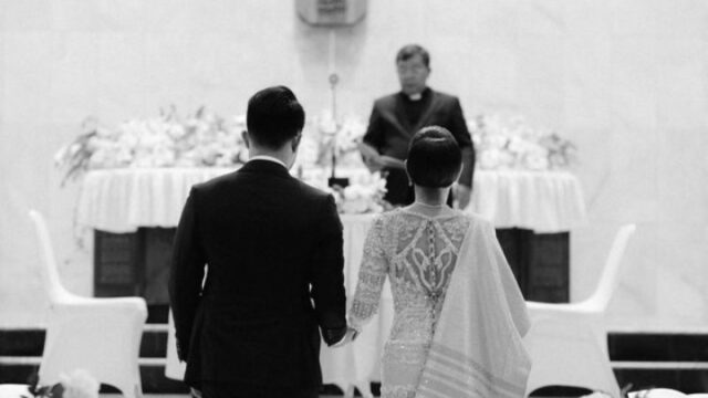 Cekricek.id, Berita Seleb dan Berita Artis – Jessica Mila baru-baru ini menggelar tradisi martumpol sebagai salah satu rangkaian proses pernikahannya. Belum menikah resmi, upacara tradisional yang dilakukan oleh masyarakat adat batak ini disebut wajib untuk diadakan karena sama artinya dengan sebuah pertunangan.