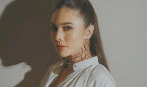 Cekricek.id, Berita Seleb dan Berita Artis – Kecantikan dan awet muda Wulan Guritno memang sudah diakui oleh banyak orang. Di usianya yang sudah 42 tahun dengan tiga orang anak yang bahkan di antaranya sudah dewasa, di mata penggemar dia tetap terlihat sebagai ibu muda.