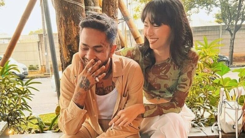 Cekricek.id, Berita Seleb dan Berita Artis – Meski menjadi aib, tak sedikit artis Indonesia yang terang-terangan mengaku hamil di luar nikah. Di antaranya bahkan ada yang sengaja melakukan hubungan di luar nikah dengan alasan godaan sebelum melangsungkan pernikahan.