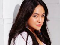 Cekricek.id, Berita Seleb dan Berita Artis – Marshanda dalam salah satu unggahan di akun media sosialnya memberikan tips kepada netizen agar bisa tidur nenyak. Dia menjabarkan tips tersebut sembari bercerita lewat unggahan video, sehingga netizen bisa lebih mudah memahami dan langsung mempraktekannya.