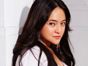 Cekricek.id, Berita Seleb dan Berita Artis – Marshanda dalam salah satu unggahan di akun media sosialnya memberikan tips kepada netizen agar bisa tidur nenyak. Dia menjabarkan tips tersebut sembari bercerita lewat unggahan video, sehingga netizen bisa lebih mudah memahami dan langsung mempraktekannya.