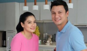 Cekricek.id, Berita Seleb dan Berita Artis – Rumah tangga Titi Kamal dan Christian Sugiono tengah menjadi pembicaraan publik karena adanya dugaan perselingkuhan. Semua bermula dari cuitan akun Twitter seorang netizen yang bersaksi bahwa dia melihat aktor berinisal CS telah berselingkuh.