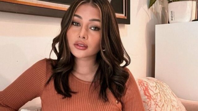 Cekricek.id, Berita Seleb dan Berita Artis – Mutia Ayu, istri dari mendiang Glenn Fredly akhir-akhir ini kerap menuai hujatan karena penampilannya. Setiap kali dirinya membagikan foto dengan pakaian terbuka, netizen tak hentinya mencibir dan memberikan komentar pedas.