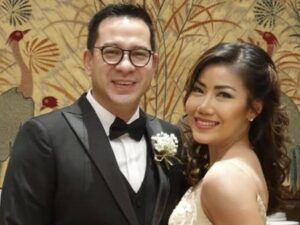 Cekricek.id, Berita Seleb dan Berita Artis – Setelah dilayangkan gugatan cerai oleh Ari Wibowo, Inge Anugrah tak lagi bisa menikmati hidup mewah yang biasa dijalaninya. Sebab, ibu dua anak itu sudah pindah ke rumah kontrakan sederhana yang letaknya tak jauh dari kediaman lamanya.