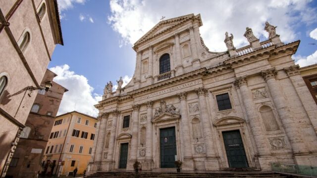 Cekricek.id, Berita Viral – Kabar terbaru yang mengejutkan datang dari negara bagian Illinois, Amerika Serikat. Dilaporkan, sebanyak lebih dari 450 pendeta Katolik melakukan pelecehan pada hampir 2.000 anak selama hampir 90 tahun. Laporan yang berisi pernyataan tersebut dirilis beberapa hari lalu oleh Jaksa Agung Illinois Kwame Raoul.