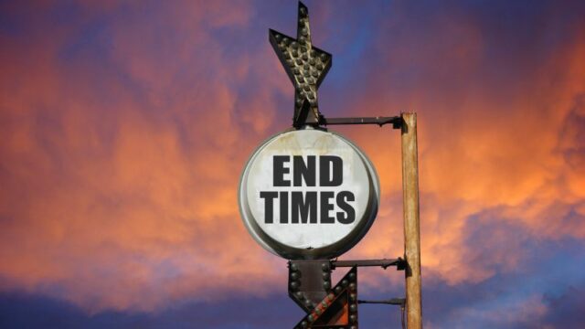 Cekricek.id, Portal Islam - Bagaimana jadinya jika di hari kiamat nanti Nabi Khidir bertemu dengan sosok Dajjal di hari kiamat nanti?