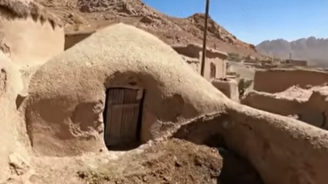 Cekricek.id, Objek Wisata - Ternyata ada sebuah desa yang dijuluki sebagai desa orang-orang kerdil. Terlebih lagi usia