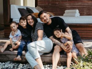 Cekricek.id, Berita Artis dan Berita Seleb - Netizen kini buat gempar lagi dengan kasus dugaan perselingkuhan yang dilakukan oleh Fandy Christian.