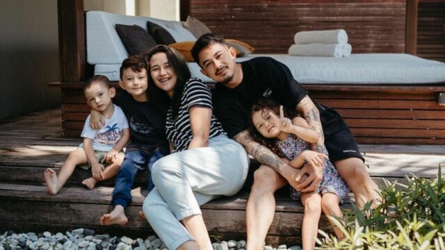 Cekricek.id, Berita Artis dan Berita Seleb - Netizen kini buat gempar lagi dengan kasus dugaan perselingkuhan yang dilakukan oleh Fandy Christian.