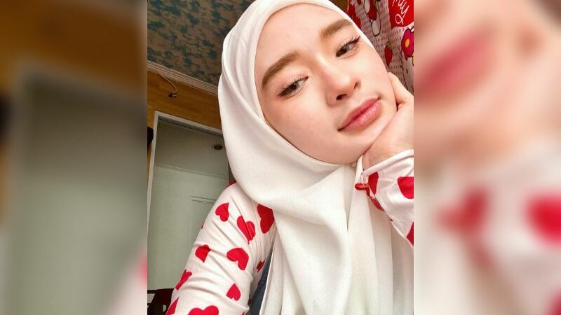 Cekricek.id, Berita Artis dan Berita Seleb - Blak-blakan Inara Rusli menyebut jika dirinya rela dan ikhlas untuk dipoligami, dipaksa minta maaf